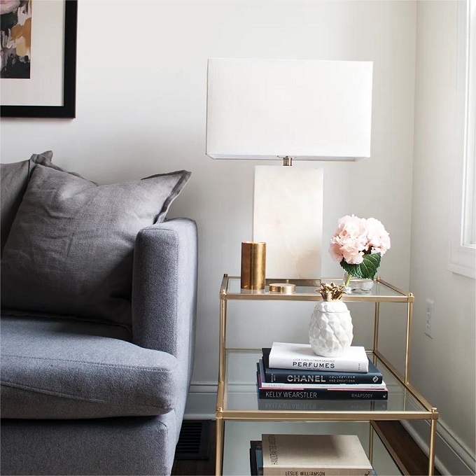 Add a Table Lamp With Dimming Technology to Your Decor