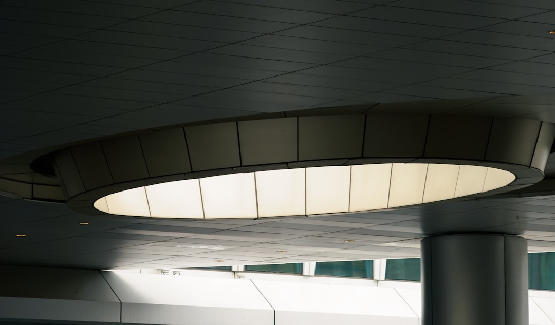 Photo eye-protection ceiling light